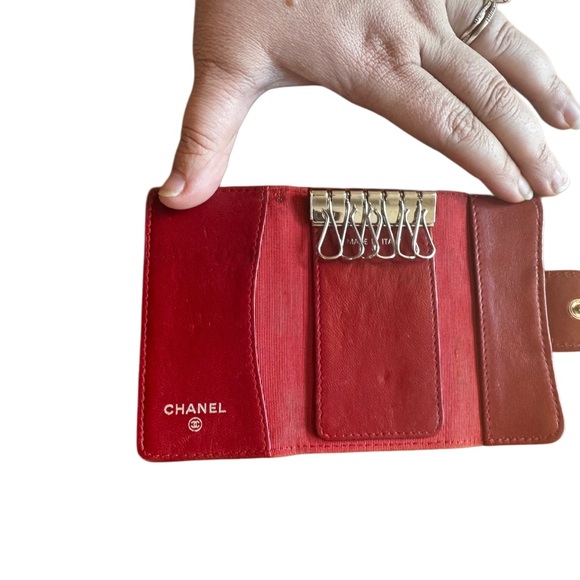 💋Chanel Red Quilted Lambskin 6 Key Case💋 - Picture 4 of 9